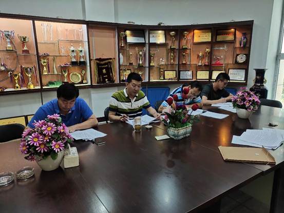 说明: 6月中心组学习图片